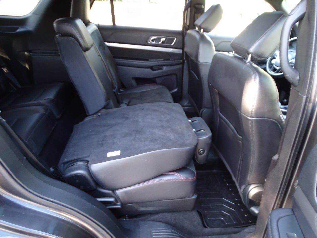 Used 2019 Ford Explorer AWD XLT w/ XLT Sport Appearance Package image 46