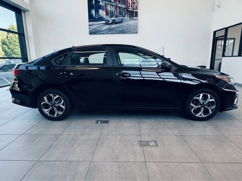 Used 2020 Kia Forte LXS FWD image 5