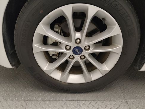 Used 2020 Ford Fusion SE image 31