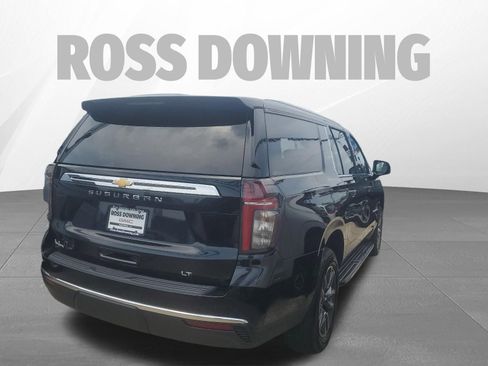 Used 2023 Chevrolet Suburban LT w/ Luxury Package RWD image 4