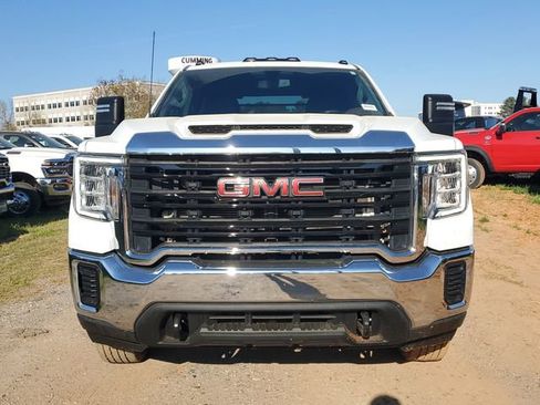 Used 2023 GMC Sierra 3500 Pro w/ Convenience Package image 3