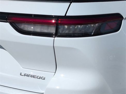 New 2025 Jeep Grand Cherokee Laredo X image 12