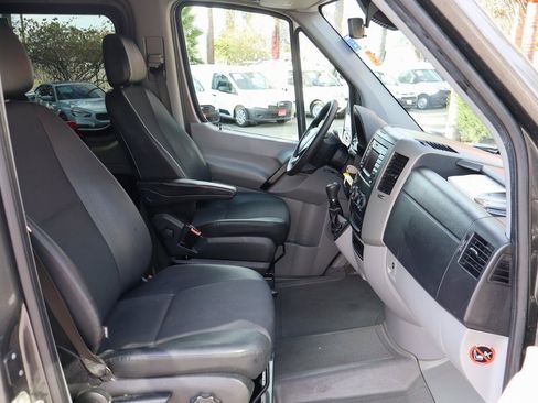 Used 2018 Mercedes-Benz Sprinter 2500 image 37