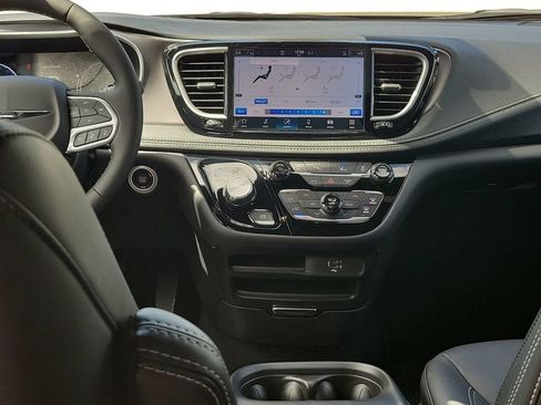 New 2026 Chrysler Pacifica Select image 28