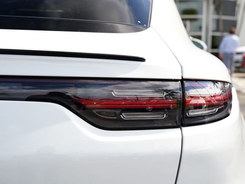 Used 2022 Porsche Cayenne S image 17