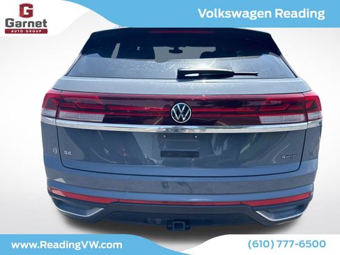 Used 2025 Volkswagen Atlas Cross Sport SE AWD/4WD image 4