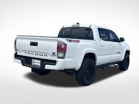 Used 2022 Toyota Tacoma TRD Sport w/ TRD Premium Sport Package AWD/4WD image 7
