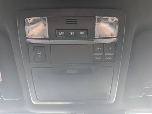 Used 2019 Toyota Tacoma Limited AWD/4WD image 22