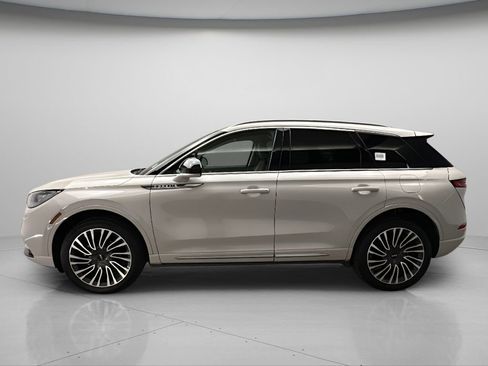 Used 2021 Lincoln Corsair AWD w/ Sport Package image 3