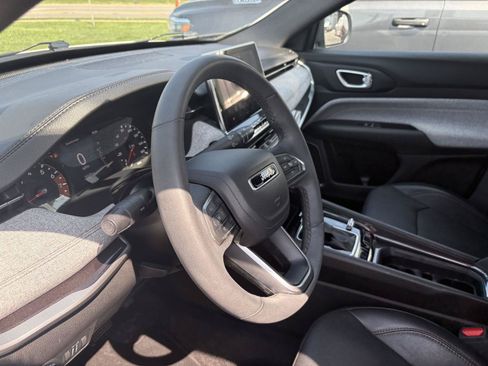 Used 2023 Jeep Compass Latitude AWD/4WD image 8