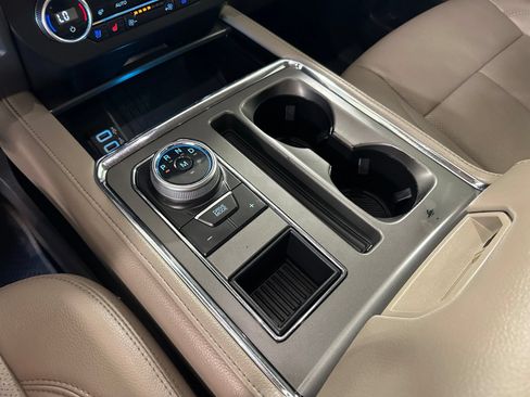 Used 2019 Ford Expedition Max XLT w/ Equipment Group 202A RWD image 32