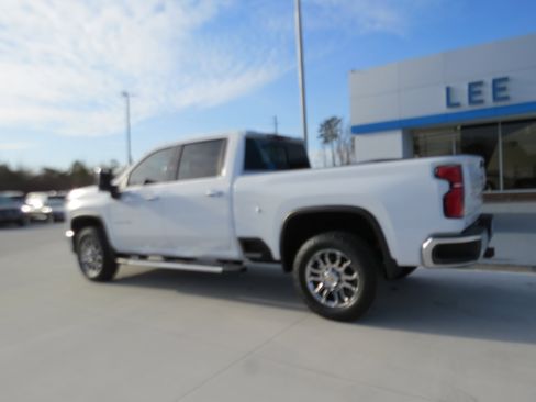 Used 2026 Chevrolet Silverado 2500 LTZ w/ LTZ Convenience Package image 3
