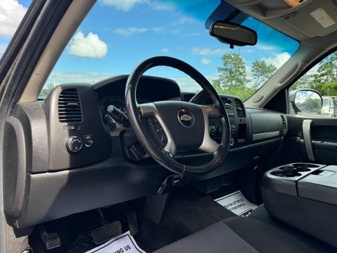 Used 2010 Chevrolet Silverado 2500 LT AWD/4WD image 14