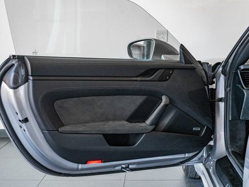 Certified 2024 Porsche 911 Targa 4 GTS AWD/4WD image 11