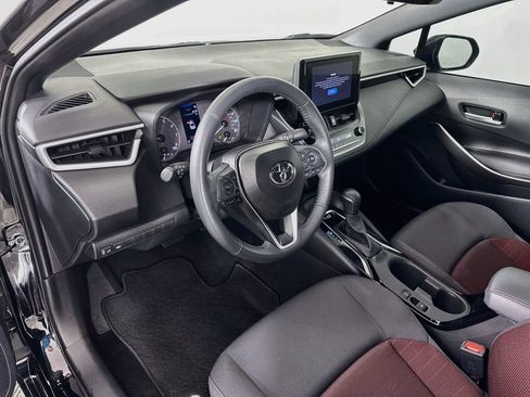 Used 2025 Toyota Corolla SE FWD image 9