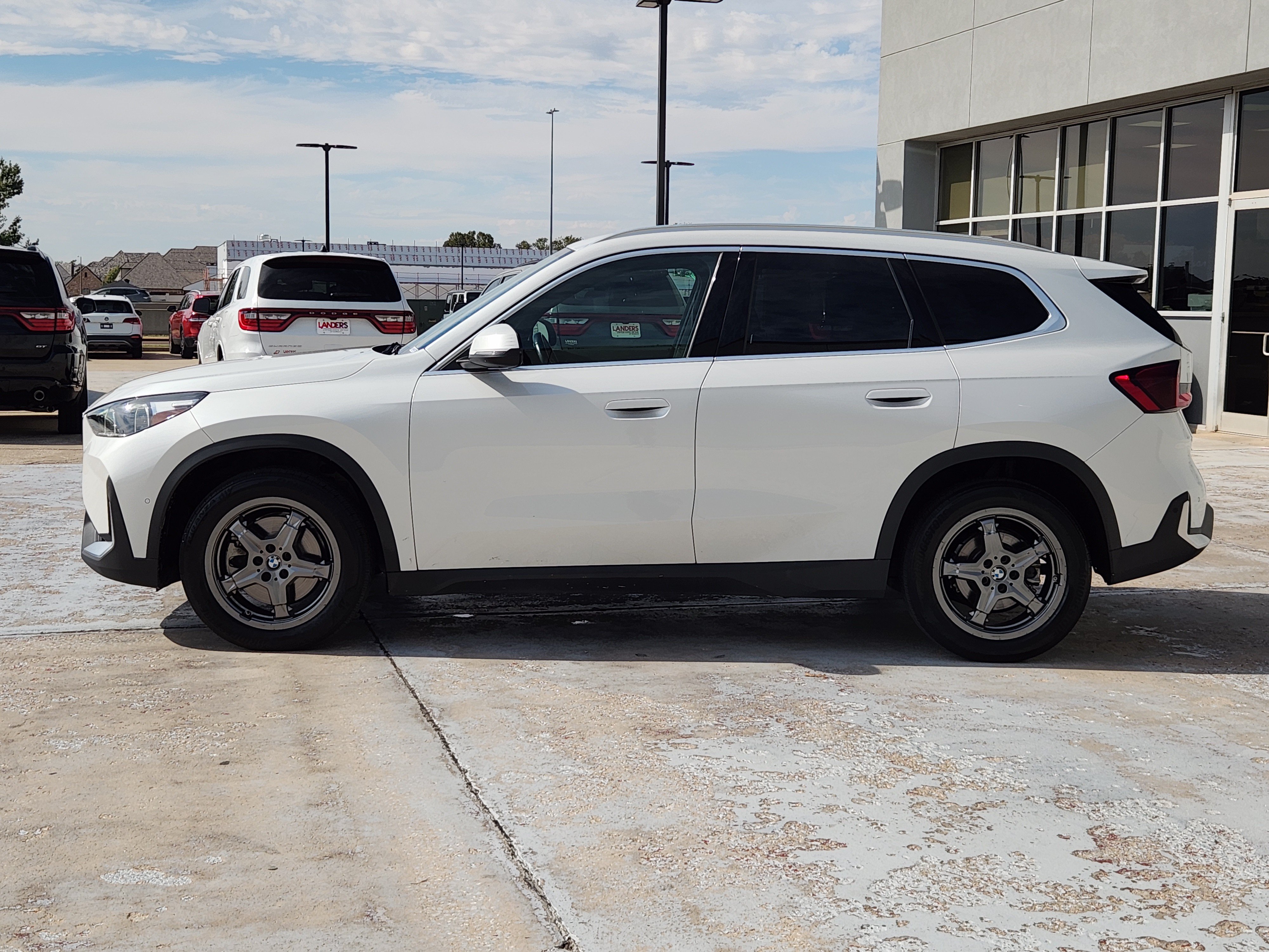 Used 2023 BMW X1 xDrive28i w/ Convenience Package AWD/4WD image 5
