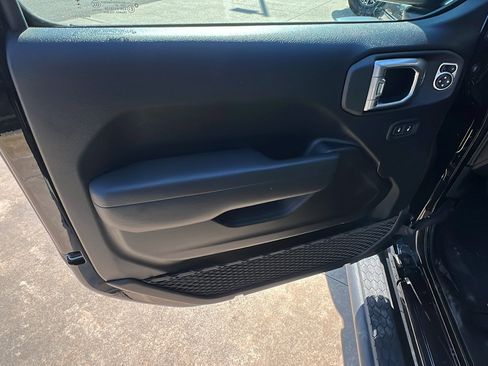 Certified 2025 Jeep Wrangler Sport S image 14