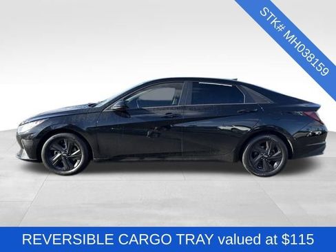 Used 2021 Hyundai Elantra SEL w/ Convenience Package image 4