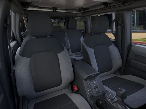 New 2025 Ford Bronco 4-Door image 10