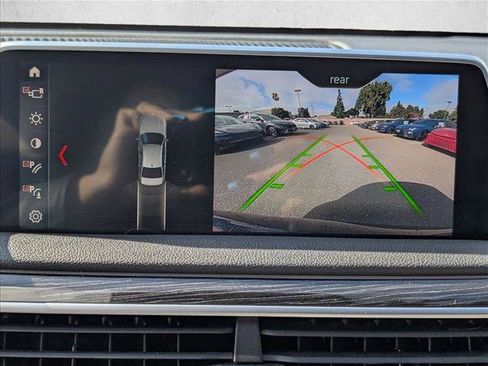 Used 2019 BMW 750i w/ M Sport Package RWD image 13