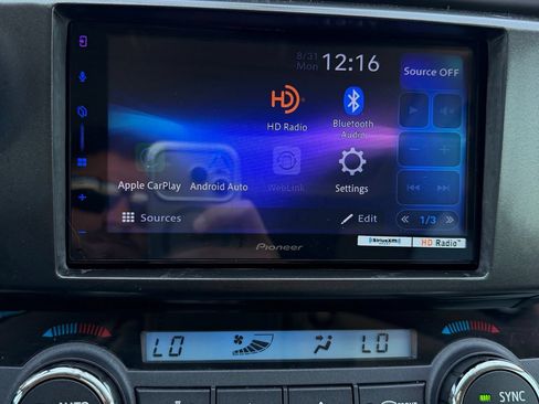Used 2016 Toyota RAV4 XLE AWD/4WD image 12