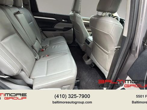 Used 2015 Toyota Highlander XLE AWD/4WD image 23
