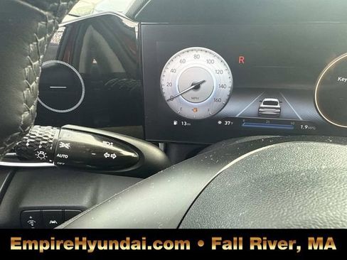 Used 2023 Hyundai Elantra SEL w/ Convenience Package image 29