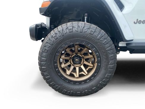 Used 2023 Jeep Gladiator Rubicon w/ LED Lighting Group AWD/4WD image 26