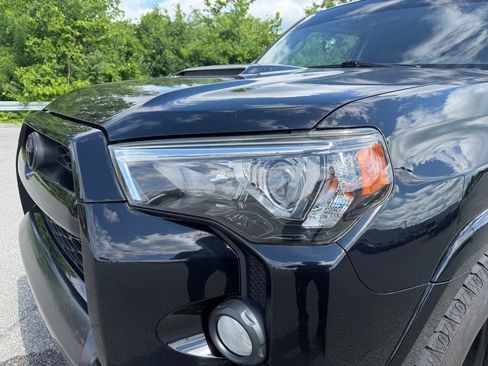Used 2019 Toyota 4Runner TRD Off-Road Premium AWD/4WD image 10