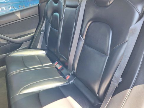 Used 2018 Tesla Model 3 Mid Range RWD image 16