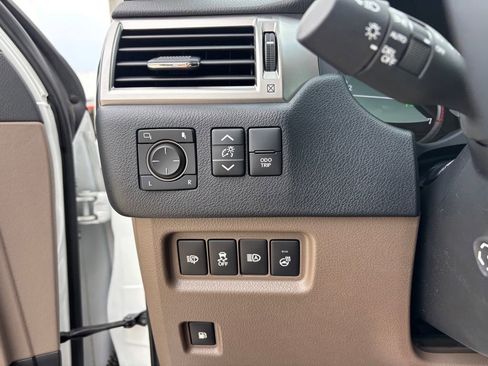Used 2023 Lexus GX 460 Premium w/ Premium Package AWD/4WD image 20
