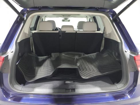 Used 2022 Volkswagen Tiguan SE w/ Panoramic Sunroof Package AWD/4WD image 4