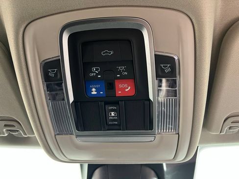 Used 2022 RAM 1500 Laramie AWD/4WD image 28