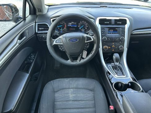 Used 2016 Ford Fusion SE FWD image 12
