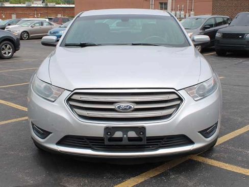 Used 2014 Ford Taurus SEL w/ Equipment Group 201A FWD image 3