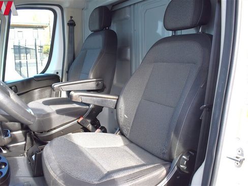 Used 2022 RAM ProMaster 3500 w/ Convenience Group FWD image 11