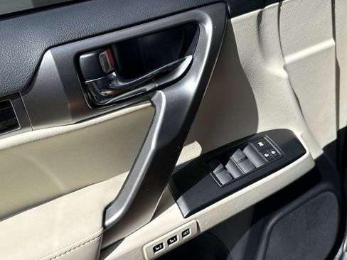 Used 2023 Lexus GX 460 Premium w/ Accessory Package image 15