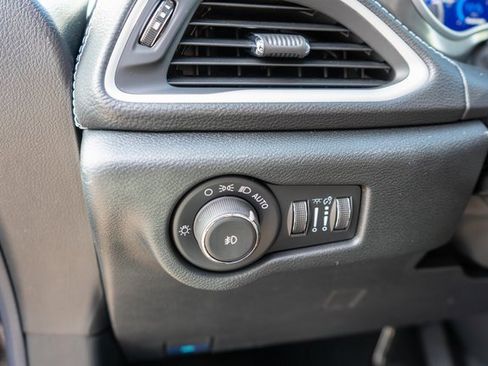 New 2026 Chrysler Pacifica Select image 17