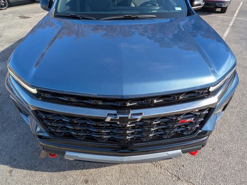 Used 2025 Chevrolet Traverse Z71 w/ Driver Confidence Package image 12