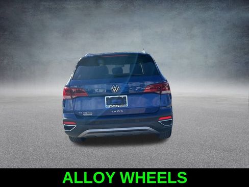 Used 2024 Volkswagen Taos SE image 6