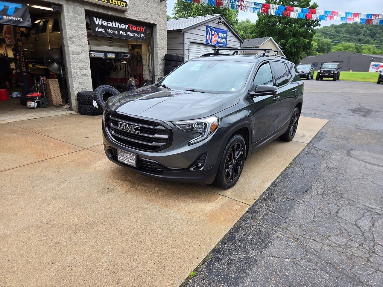 Used 2020 GMC Terrain SLT w/ Preferred Package AWD/4WD image 3