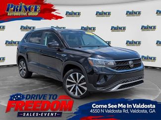 Used 2024 Volkswagen Taos SE w/ Panoramic Sunroof Package FWD video 1