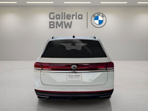 Used 2025 Volkswagen Atlas SE image 8