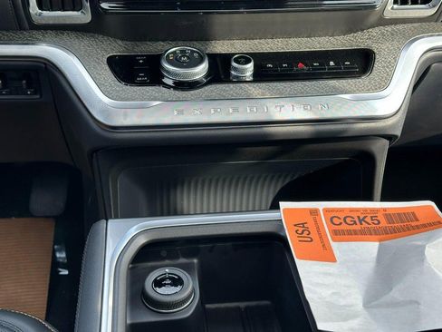 New 2026 Ford Expedition Tremor image 9