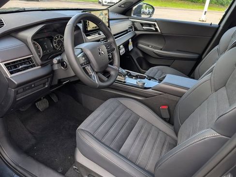 New 2026 Mitsubishi Outlander LE AWD/4WD image 4