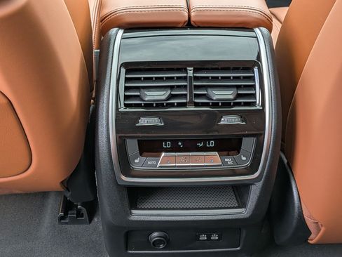 New 2027 BMW X7 xDrive40i w/ M Sport Package AWD/4WD image 33