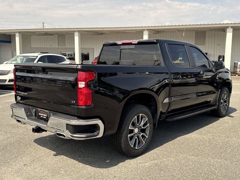 Used 2024 Chevrolet Silverado 1500 LT w/ Z71 Off-Road Package AWD/4WD image 4