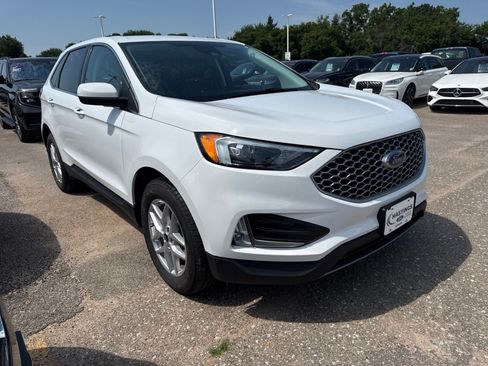 Certified 2023 Ford Edge SEL w/ Convenience Package AWD/4WD image 12