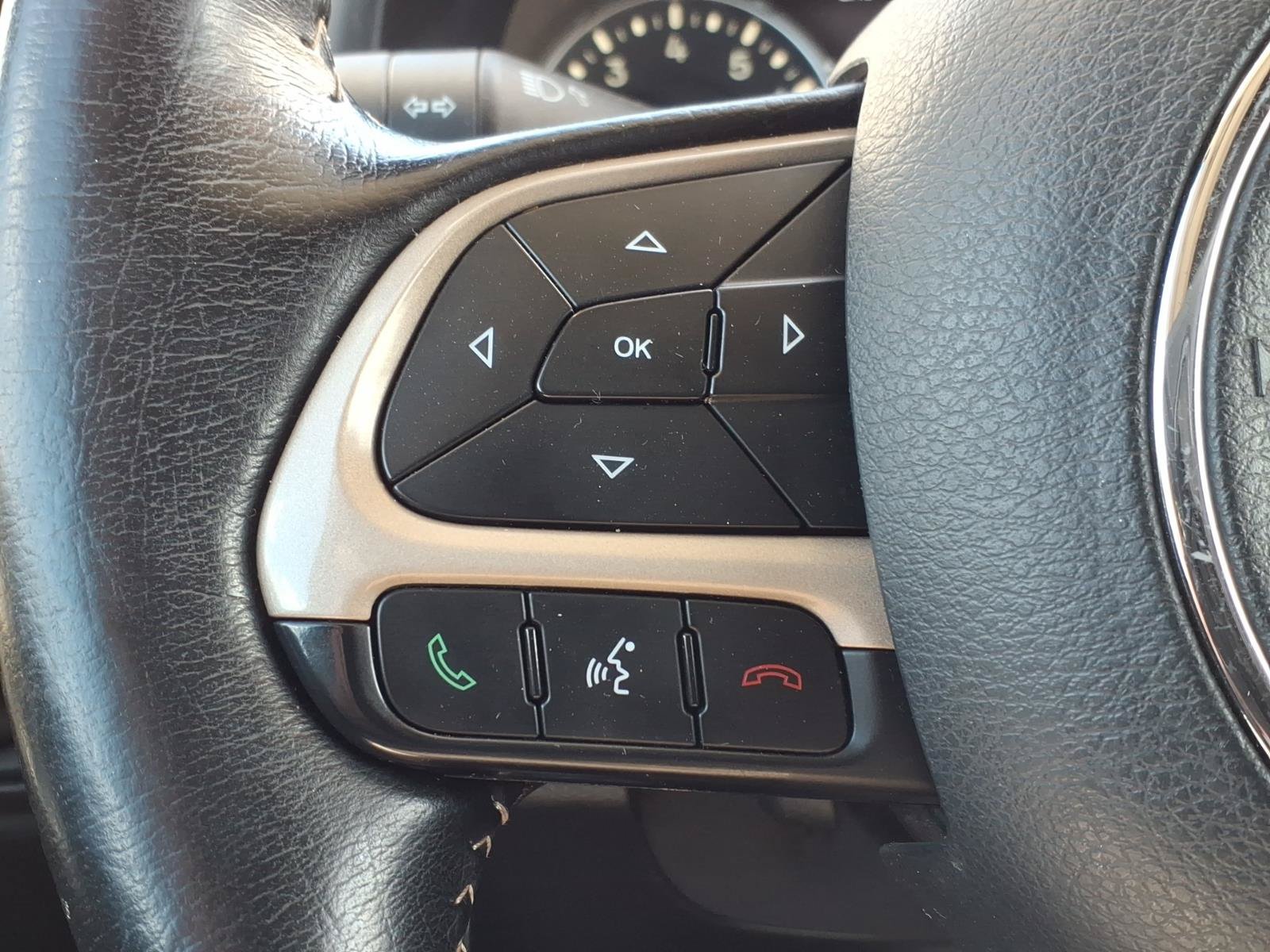 Used 2017 Jeep Renegade Limited AWD/4WD image 30