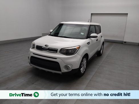Used 2019 Kia Soul + image 1